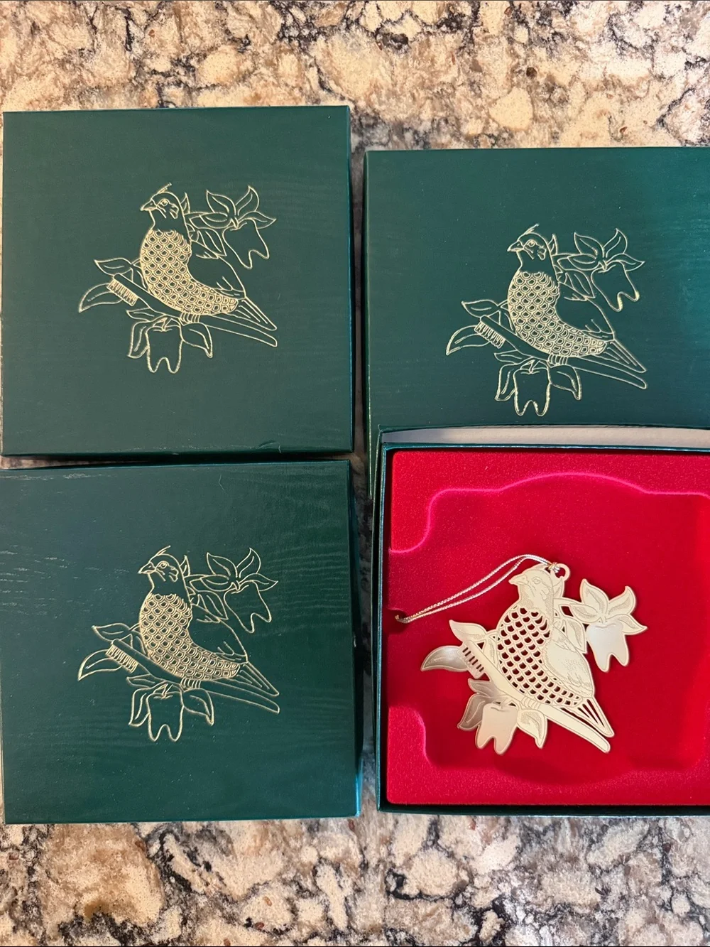 4 Decorative bird, teeth and toothbrush Ornament with Green Gift Box